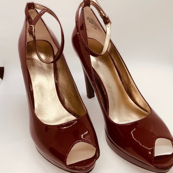 Nine West Patent Leather Red Shoes Size 6.5 NWOT - Picture 2 of 6